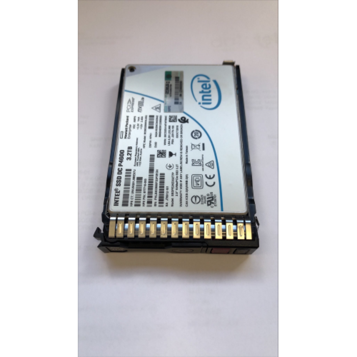 ssd-ricondizionato-hp-enterprise-intel-ssd-dc-p4600-32tb-25-nvme-caddy-mo003200kwjsq